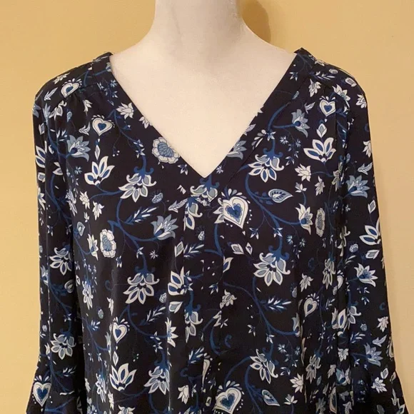 Versona blouse - Picture 2 of 13